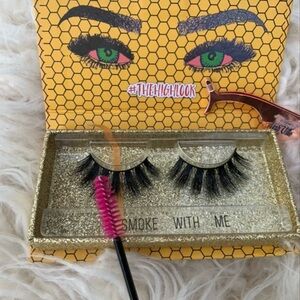 Smoke With Me 🌴 3D Lashes